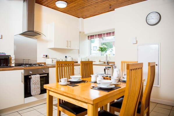 Spacious Kitchen and dining area