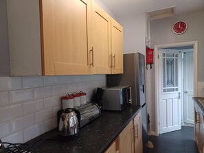 Ferndale House - Huku Kwetu (Luton) (4327)
