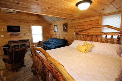 Beautiful Cabin Sleeps 6