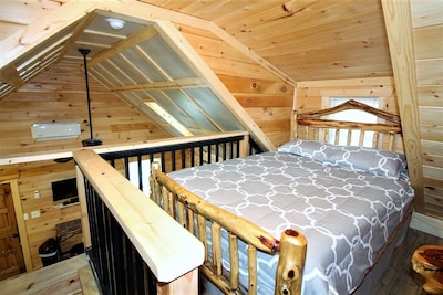 Beautiful Cabin Sleeps 6