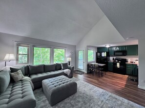 Living/kitchen