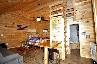 Beautiful Cabin sleeps 5