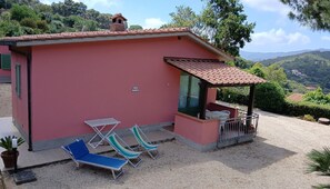 Villa Giuliana, external square.