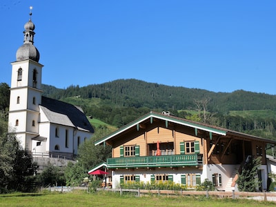 Spacious holiday loft in the middle of the mountaineering village of Ramsau! Central and quiet!
