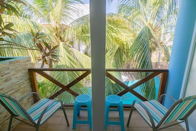 Moderna y tranquila casa de playa, a 100 m del océano, entre La Punta y Zicatela.