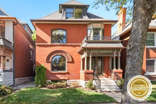 Your next home away from home in historic Compton Heights