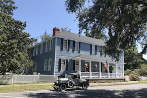 The Federal Quarters -- and the 1929 Model A that is available to our guests!