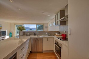 Seaview Apartment Bay of Fires (5)