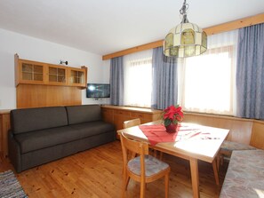 Pièce, Meubles, Propriété, Salon, Design Intérieur, Bâtiment, Maison, Sol, Dur, Table