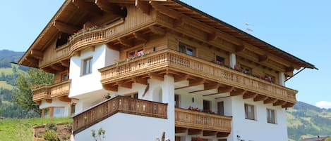 Haus, Eigentum, Gebäude, Zuhause, Die Architektur, Grundeigentum, Dach, Estate, Hütte, Villa
