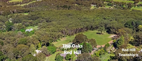 The Oaks - Stunning 15 Acre Property
