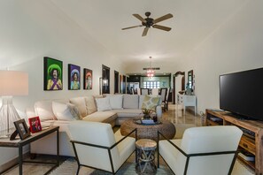 living room / dining area / dining table 