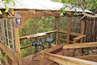 Stoney Porch Guest Cabin