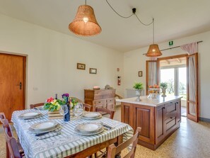 Table, Cabinetry, Furniture, Property, Countertop, Kitchen, Plant, Drawer, Wood, Chair