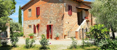 Planta, Cielo, Propiedad, Ventana, Edificio, Árbol, Casa, El Terreno Del Lote, Barrio, Hierba