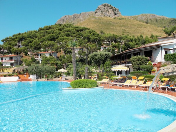 Piscine, L'Eau, Recours, Immobilier, Ville, Loisir, Aqua, Bleu Azur, Ville Resort, Station Balnéaire