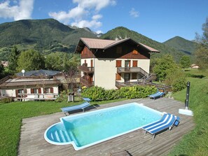 Ciel, Nuage, L'Eau, Bâtiment, Montagne, Plante, Propriété, Fenêtre, La Nature, Bleu Azur