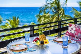 Oceanview Condo w/AC, Lanai & Shared Oceanfront Pool - Casa De Emdeko 336