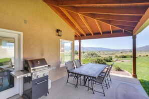 Covered Patio | Outdoor Dining Gas Grill | Kolob Canyon Views