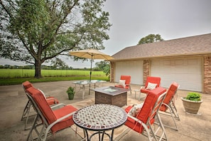 Patio | Fire Pit | Outdoor Dining