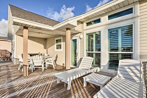 Deck | Outdoor Dining