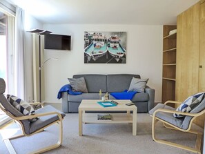 Meubles, Design Intérieur, Sol, Mur, Sol, Pièce, Bois, Chaise, Canapé, Salon