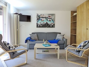 Meubles, Design Intérieur, Sol, Mur, Sol, Pièce, Bois, Chaise, Canapé, Salon