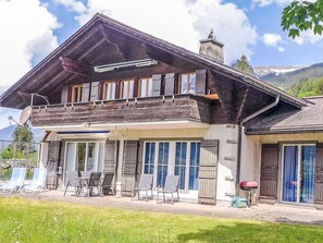 Maison, Domicile, Toit, Chalet, Zone Rurale, Station De Montagne, Pente, Porche, Chaîne De Montagnes, Siding