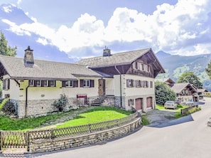 Bâtiment, Fenêtre, Maison, Zone Résidentielle, Domicile, Toit, Architecture, Paysage, Zone Rurale