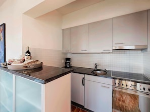 Propriété, Pièce, Comptoir, Cabinetry, Cuisine, Meubles, Design Intérieur, Bâtiment, Tuile, Maison