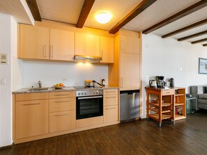 Cabinetry, Countertop, Eigentum, Möbel, Sinken, Küche, Küchengerät, Herd, Holz, Spüle