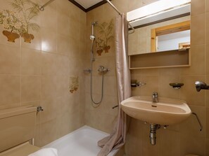 Spiegel, Zapfhahn, Sinken, Armatur, Eigentum, Bad Sink, Badezimmer, Interior Design, Duschkopf, Die Architektur