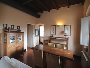 Room, Property, Building, Furniture, House, Interior Design, Table, Floor, Hardwood, Wood