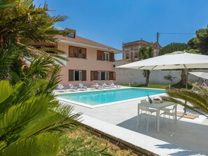Ciel, L'Eau, Propriété, Plante, Bâtiment, Piscine, Fenêtre, Arbre, Mobilier De Jardin, Maison