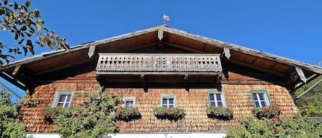 Bygning, Ejendom, Hus, Arkitektur, Himmel, Ejendom, Hjem, Facade, Træ, Estate