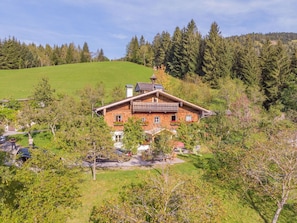 Plante, Ciel, Nuage, Montagne, Arbre, Paysage Naturel, Bâtiment, Mélèze, Maison, Lot Terre