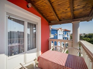 Property, Building, House, Room, Porch, Real Estate, Ceiling, Home, Balcony, Interior Design
