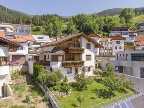 Zone Résidentielle, Quartier, Village De Montagne, Propriété, Ville, Bâtiment, Établissements Humains, Maison, Immobilier, Village