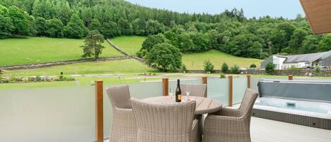 Your own hot tub on the patio