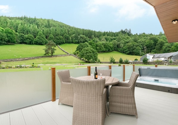 Your own hot tub on the patio