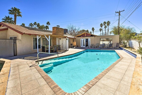 Las Vegas Vacation Rental Home | 3BR | 3BA | 2,200 Sq Ft | Single Story