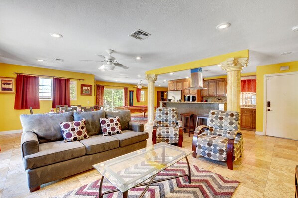 Room, Indoors, Living Room, Furniture, Couch
