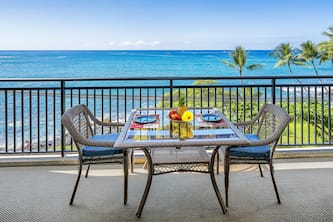 Kona Alii 304: Tropical Oceanfront Condo w/ Shared Pool in Downtown Kona