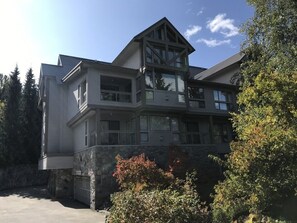 Top floor end unit