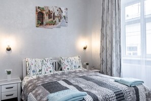 'Bright Rose' Apartment