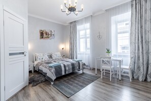 'Bright Rose' Apartment