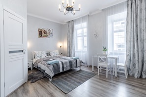 'Bright Rose' Apartment