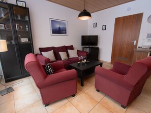 Couch, Bilderrahmen, Möbel, Tabelle, Komfort, Studio Couch, Lila, Wohnzimmer, Interior Design, Lampe