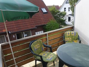 Eigentum, Haus, Zuhause, Grundeigentum, Gebäude, Zimmer, Hütte, Tabelle, Balkon, Möbel