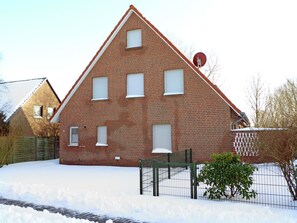 Ciel, Bâtiment, Fenêtre, Neige, Maison, Plante, Pente, Arbre, Chalet, Brique